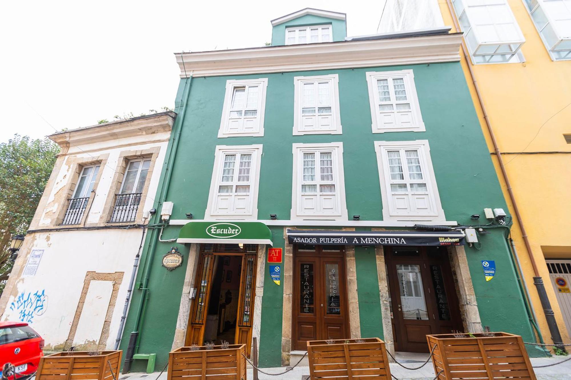 Escuder Apartamentos Turisticos Ribadeo Eksteriør billede
