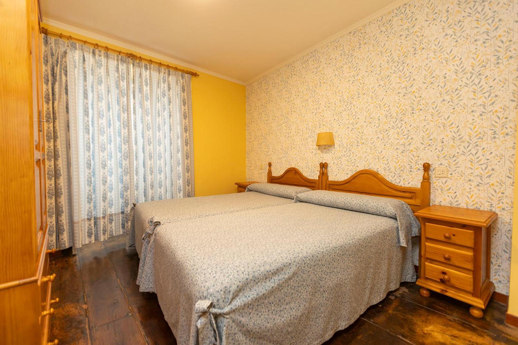 Escuder Apartamentos Turisticos Ribadeo Eksteriør billede