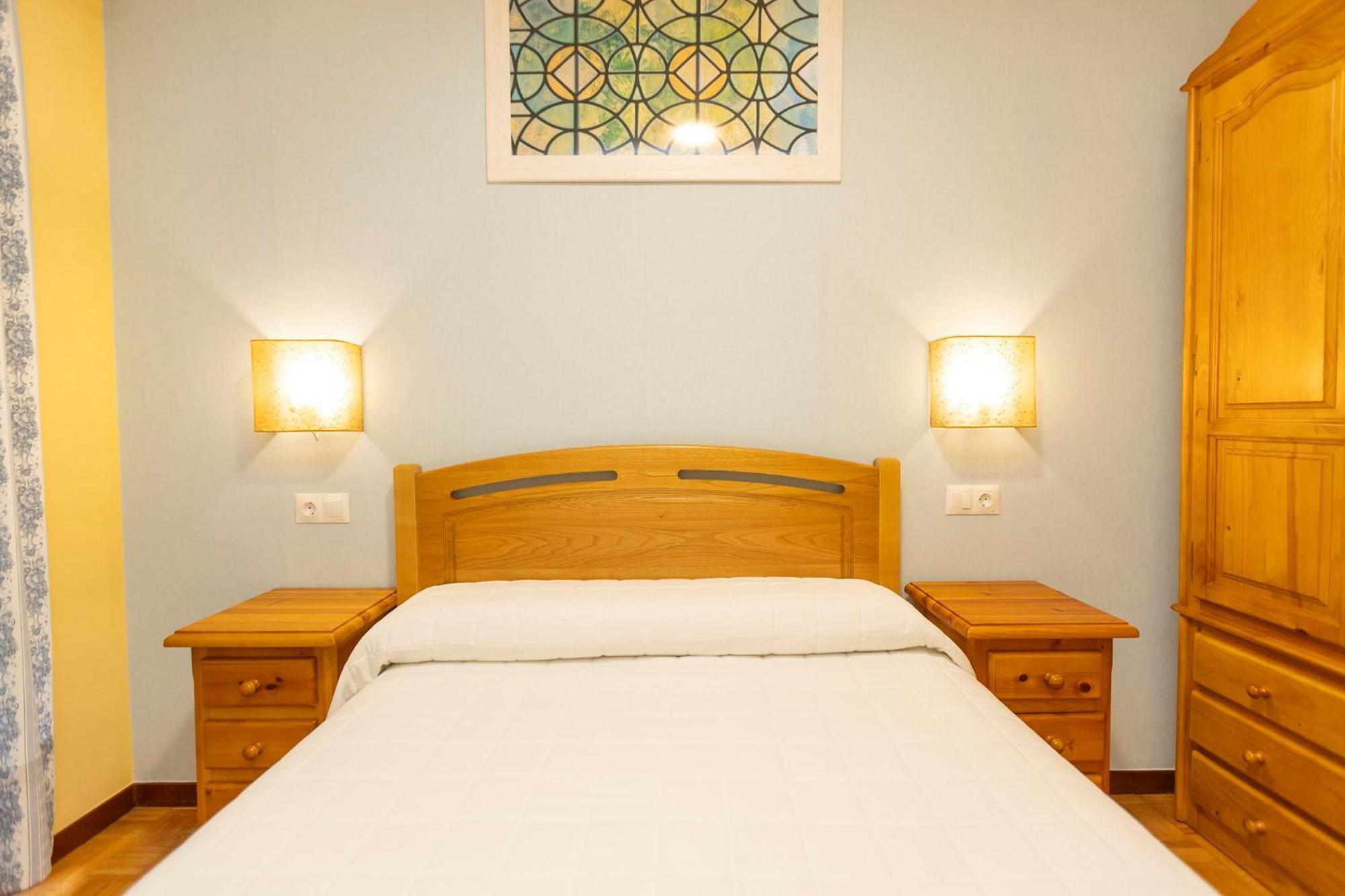 Escuder Apartamentos Turisticos Ribadeo Eksteriør billede