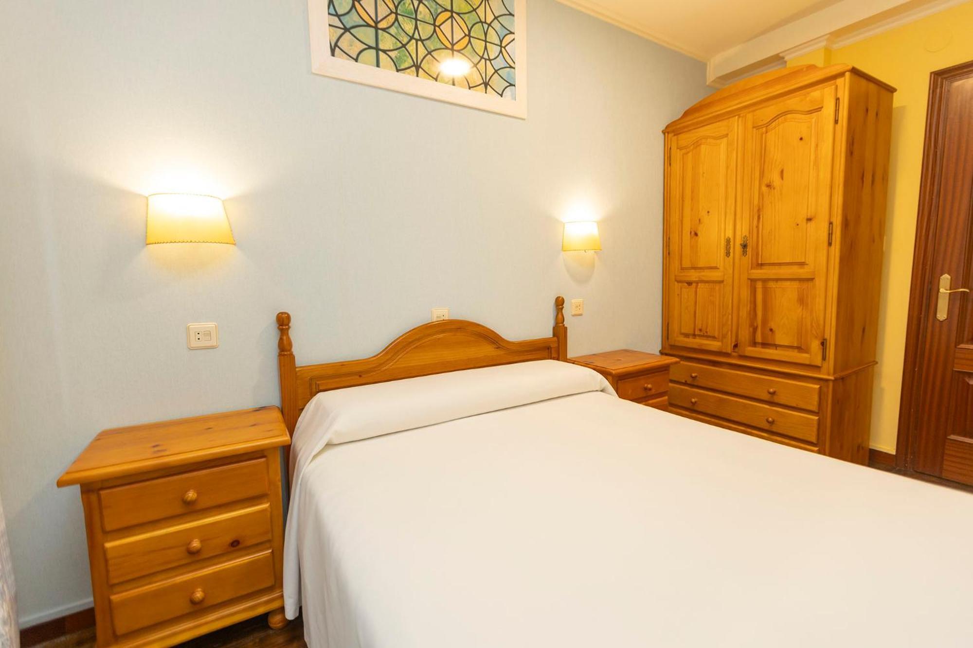 Escuder Apartamentos Turisticos Ribadeo Eksteriør billede