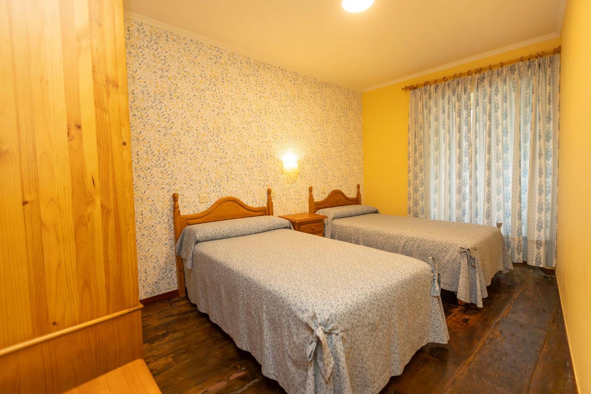 Escuder Apartamentos Turisticos Ribadeo Eksteriør billede