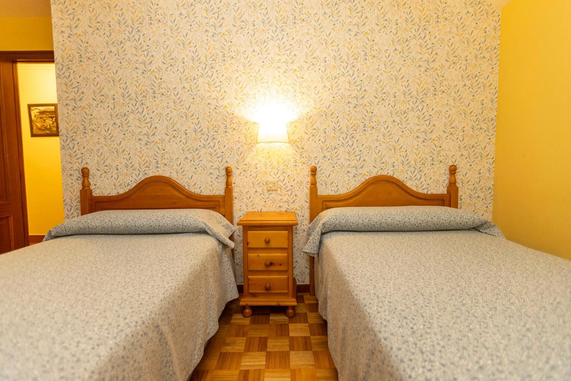 Escuder Apartamentos Turisticos Ribadeo Eksteriør billede