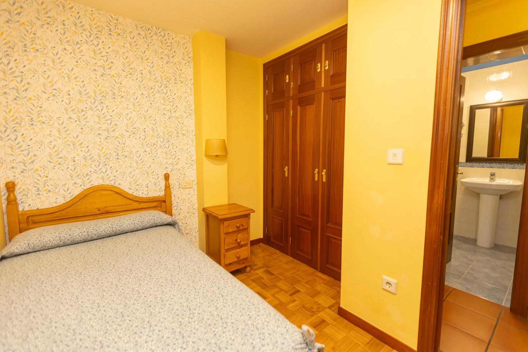Escuder Apartamentos Turisticos Ribadeo Eksteriør billede