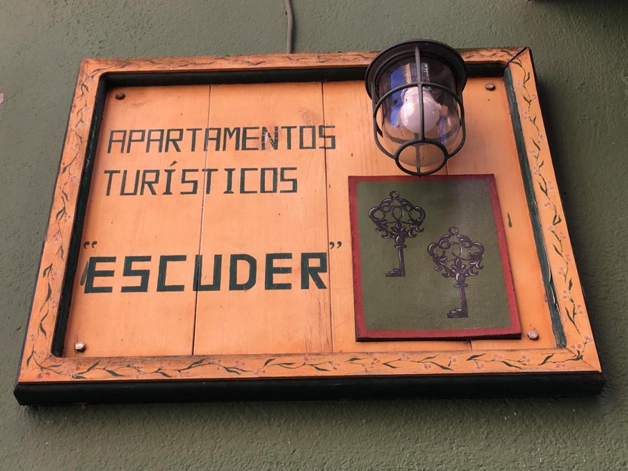 Escuder Apartamentos Turisticos Ribadeo Eksteriør billede